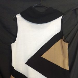 Sleeveless Cowl neck sweater